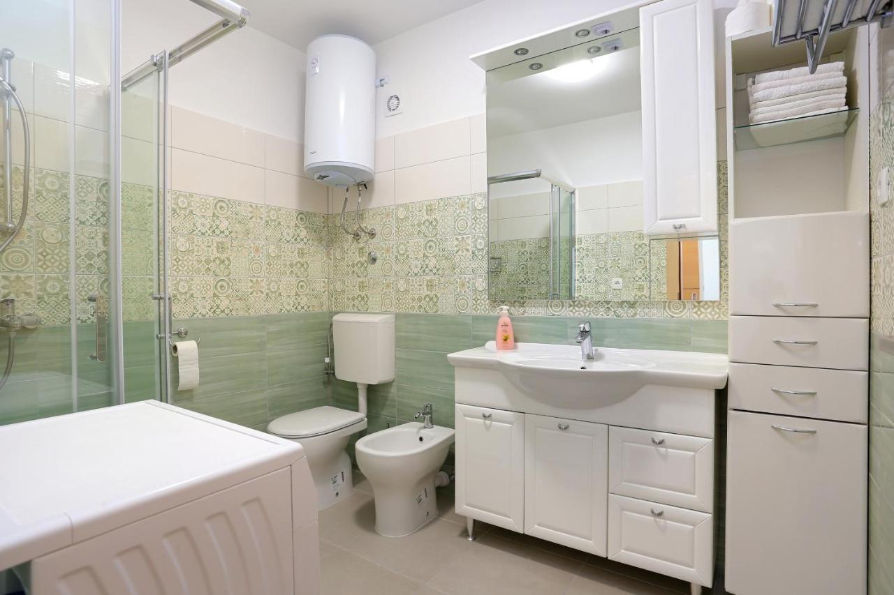 Apartments By The Sea Duce, Omis - 2737 Zewnętrze zdjęcie